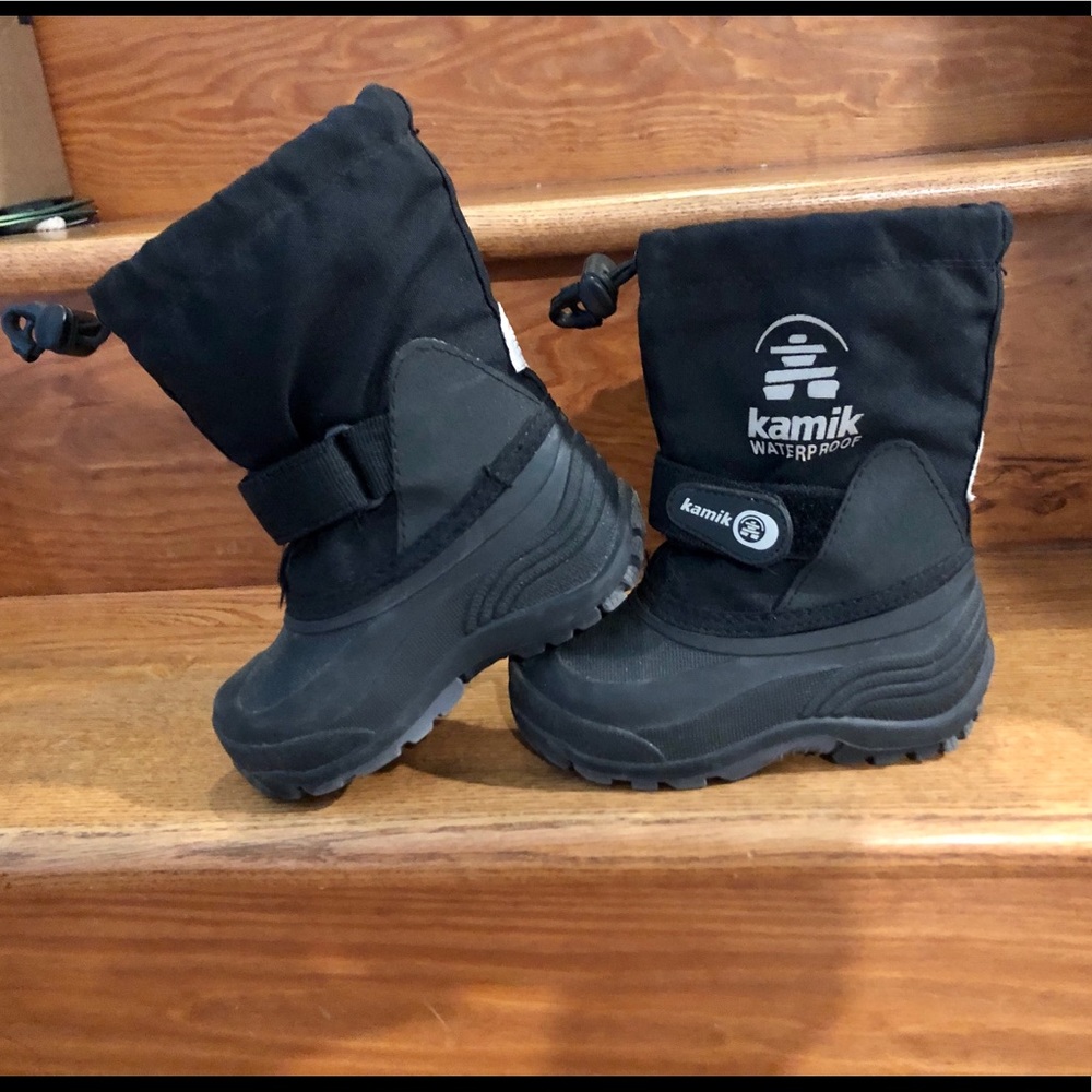 EUC! Boys Kamik Winter Boots size 8